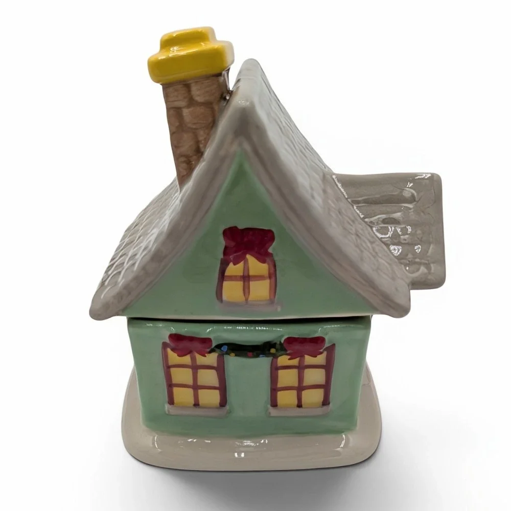 Temp-tations by Tara Christmas Village 8 oz Lidded Canister House 145385